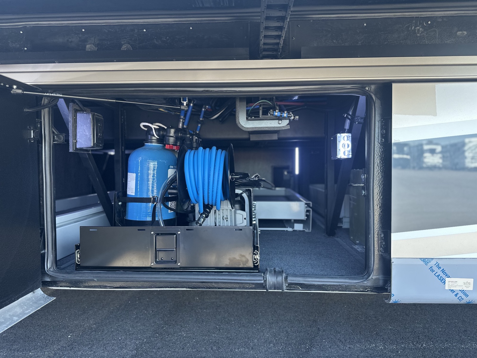 The H2O Simplified system mounted in the coach's exterior service bay